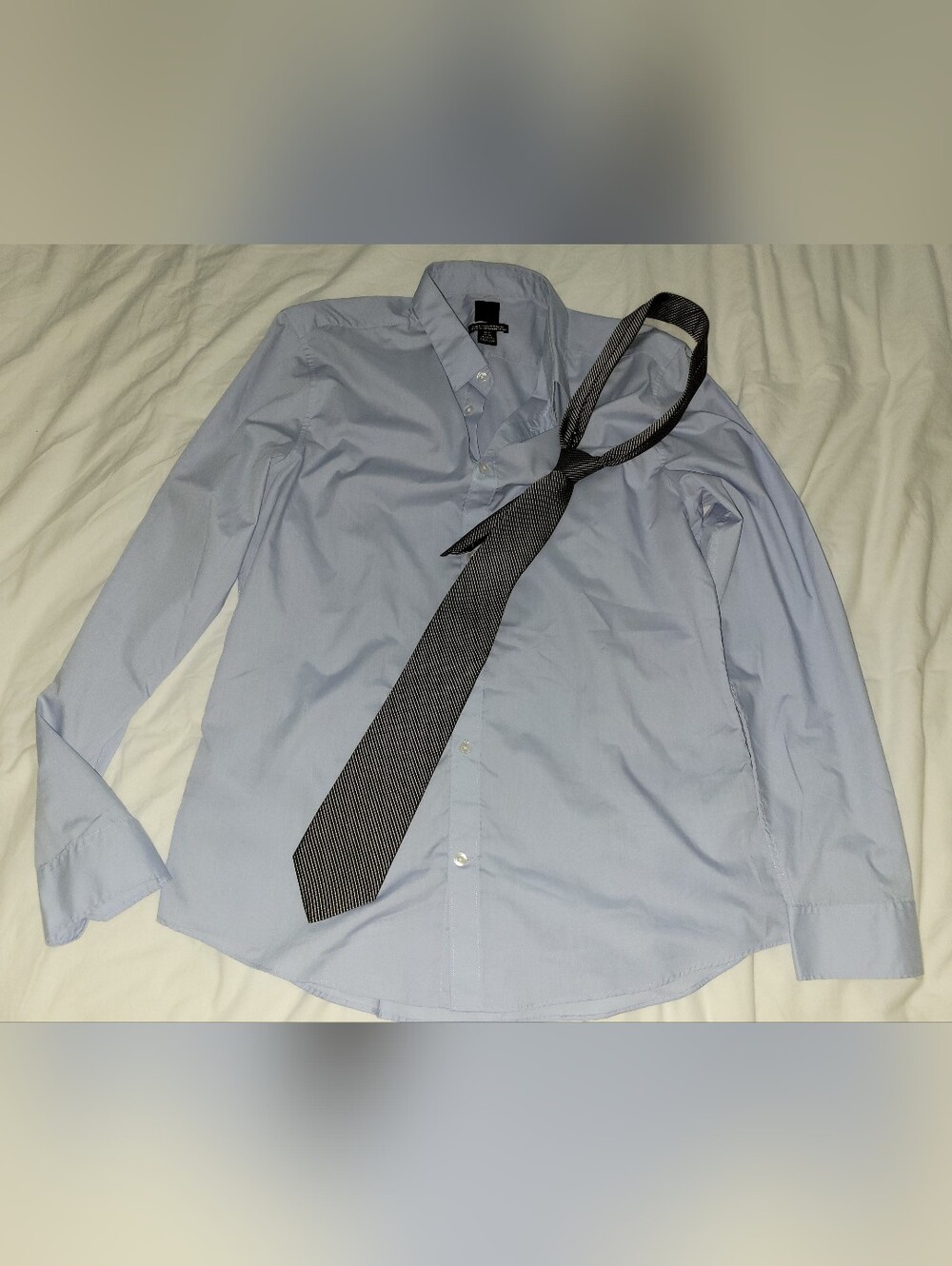 Mens button up dress shirt & tie